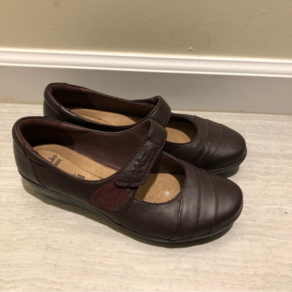 6 WIDE Clarks leather Like new Everlay Kennon Size 6W burgundy wine Maryjane